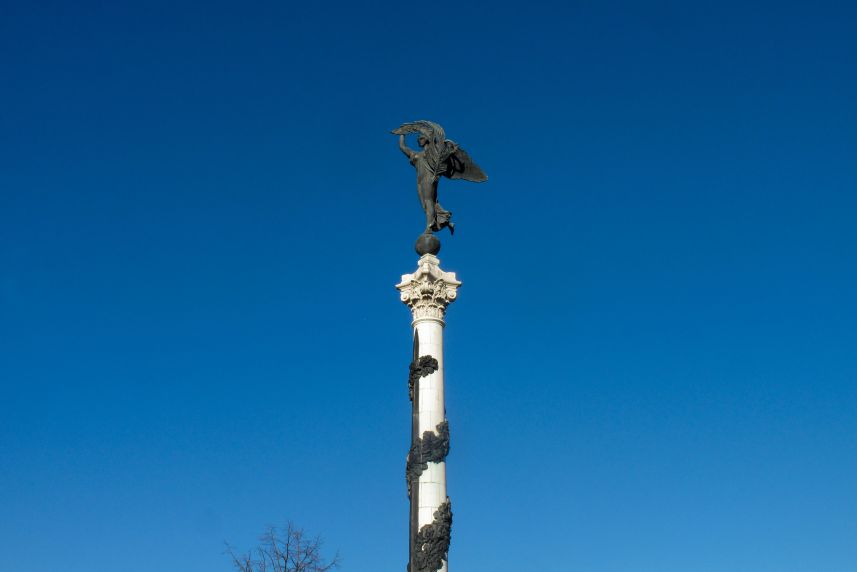 Victory monument