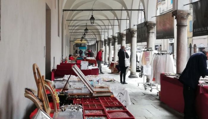 Marché d&rsquo;antiquités en Via D&rsquo;Azeglio