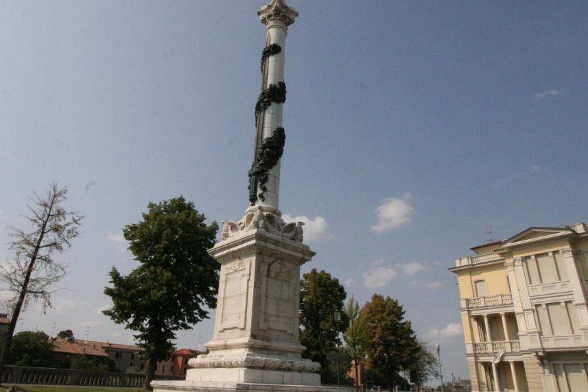 Victory monument