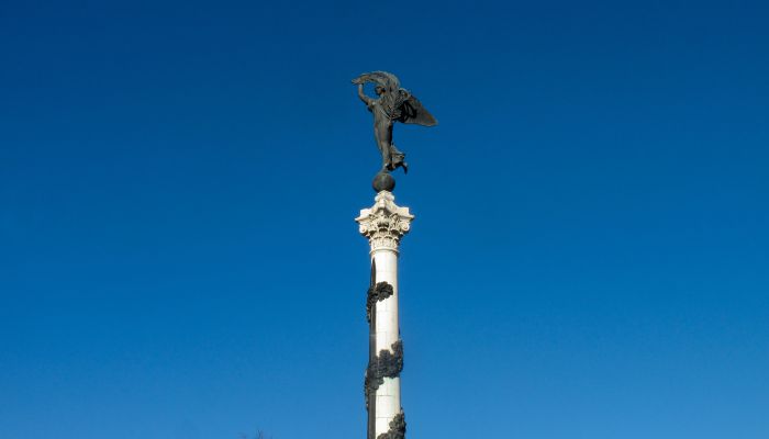 Victory monument