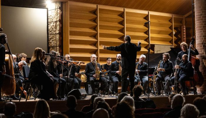 Chironomic orchestra