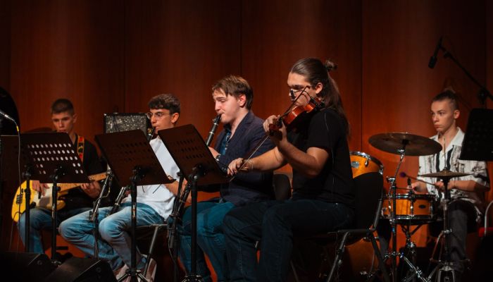 Emiliano Vernizzi & Liceo A. Bertolucci di Parma – Giant Steps to Heaven: un lascito celeste